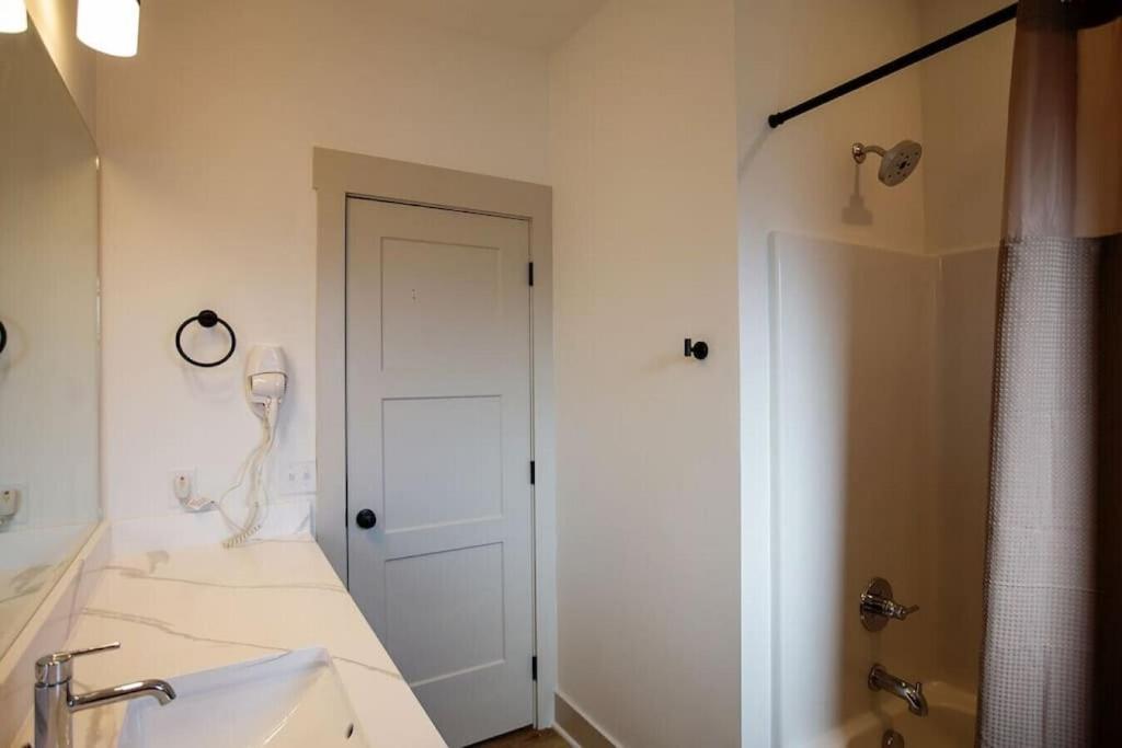 Coral Reef - Brand New Build, Pet Friendly, Private Pool! Sleeps 9! Villa Panama City Beach Bagian luar foto